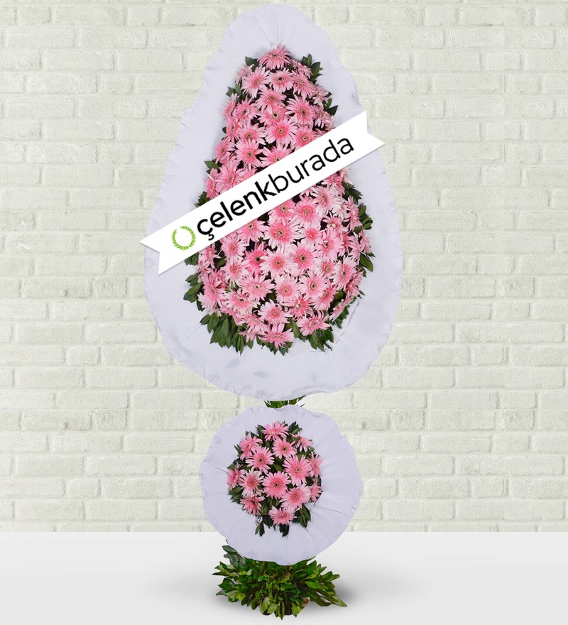 Pembe Çiçeklerden Çift Katlı Çelenk