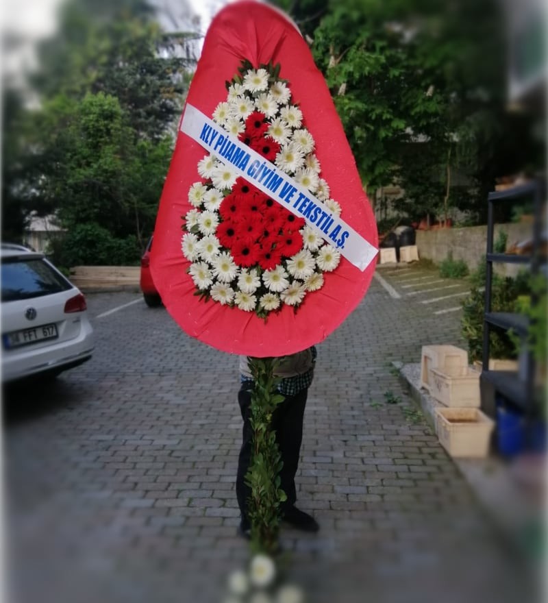 Kırmızı Beyaz Gerbera Çelenk