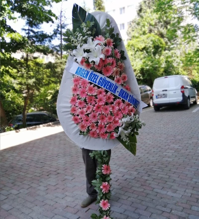 Gerbera ve Lilyum Çelenk