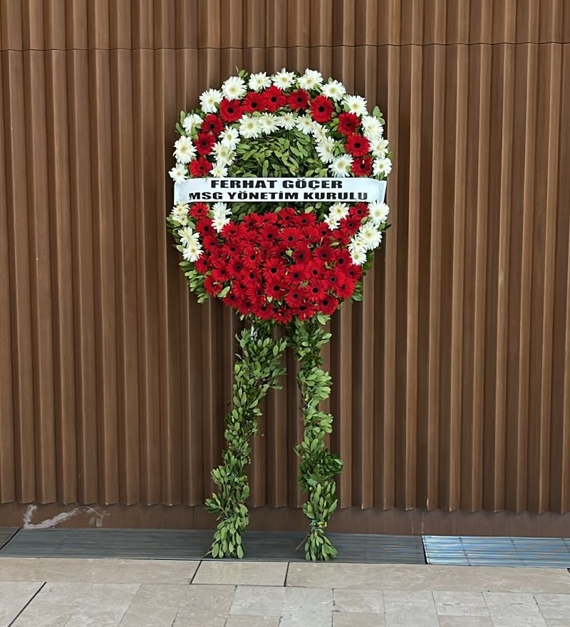 Kırmızı Beyaz Gerbera Cenaze Çelengi