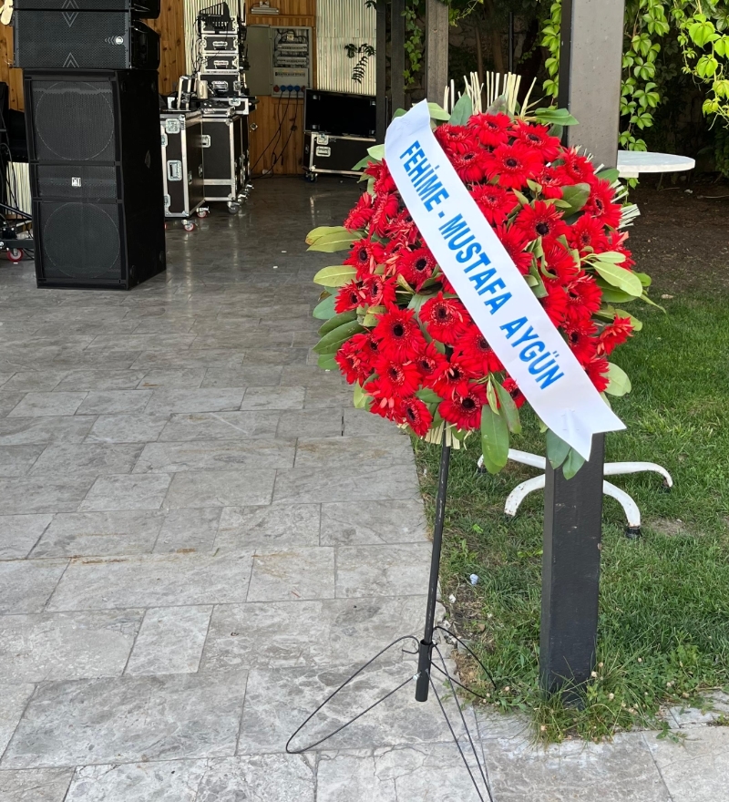 Kırmızı Gerbera Ferforje