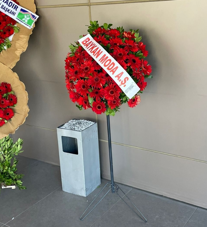Kırmızı Gerbera Ferforje