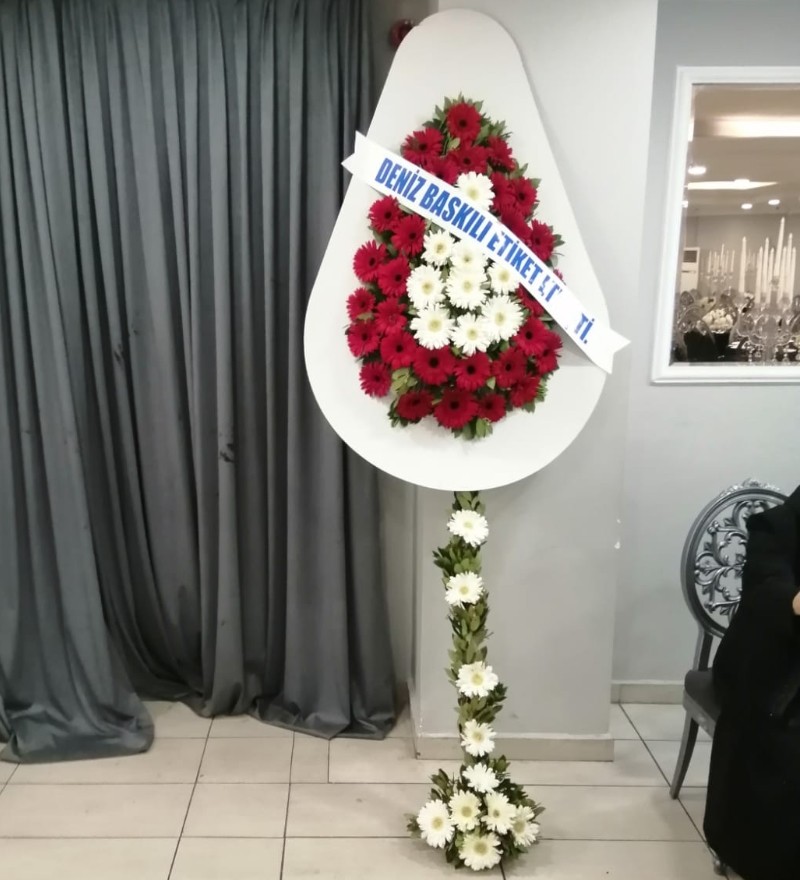 Kırmızı Beyaz Gerbera Lüks Çelenk