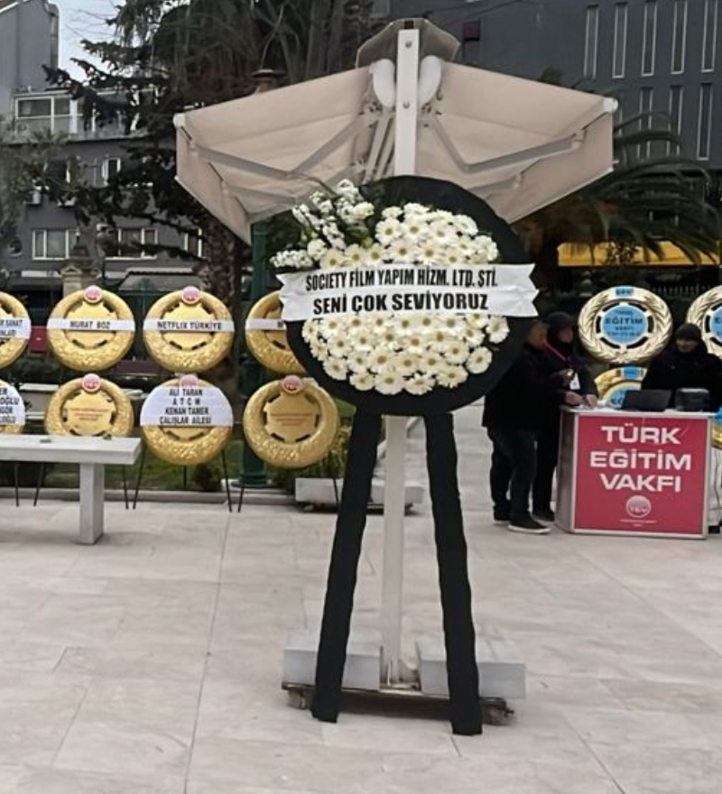 Beyaz Gerbera Cenaze Çelengi