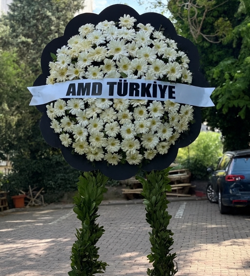 Beyaz Gerbera Cenaze Çelengi
