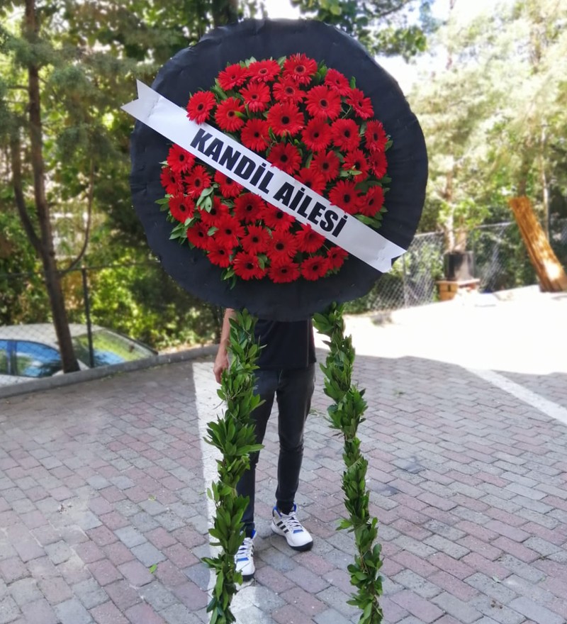Kırmızı Gerbera Cenaze Çelengi