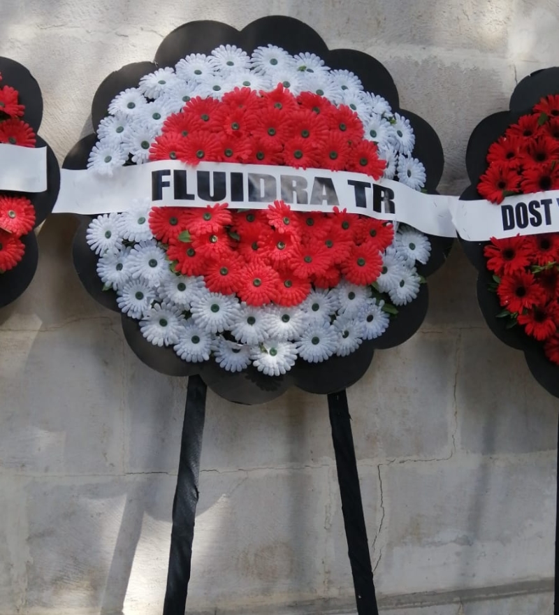 Kırmızı Beyaz Gerbera Cenaze Çelengi